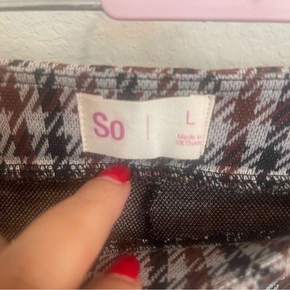 SO. Knit Flare Stretchy legging. Size L, Checkard - Picture 4 of 7